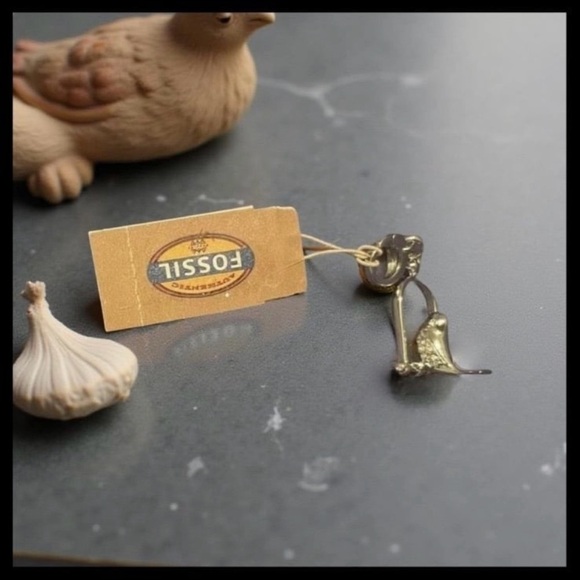 Classic Fossil Pendant Bracelet Charm Bird on Swing with Lobster Clasp - Picture 1 of 11